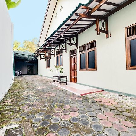 Spot On 92068 Pudja Kesuma Homestay Syariah Jogjakarta Buitenkant foto
