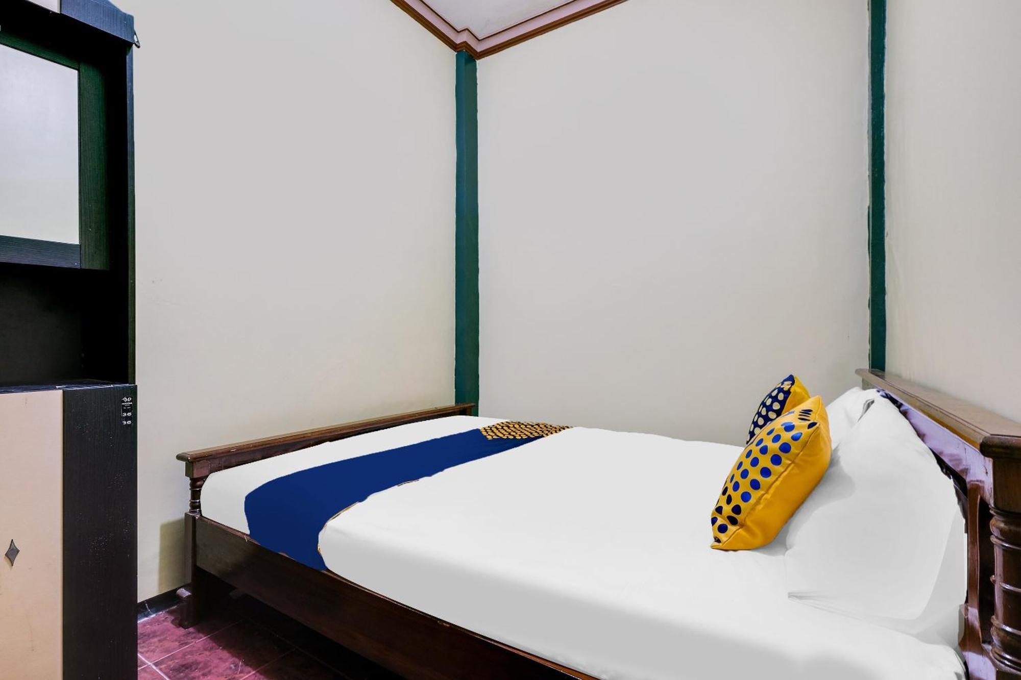 Spot On 92068 Pudja Kesuma Homestay Syariah Jogjakarta Buitenkant foto