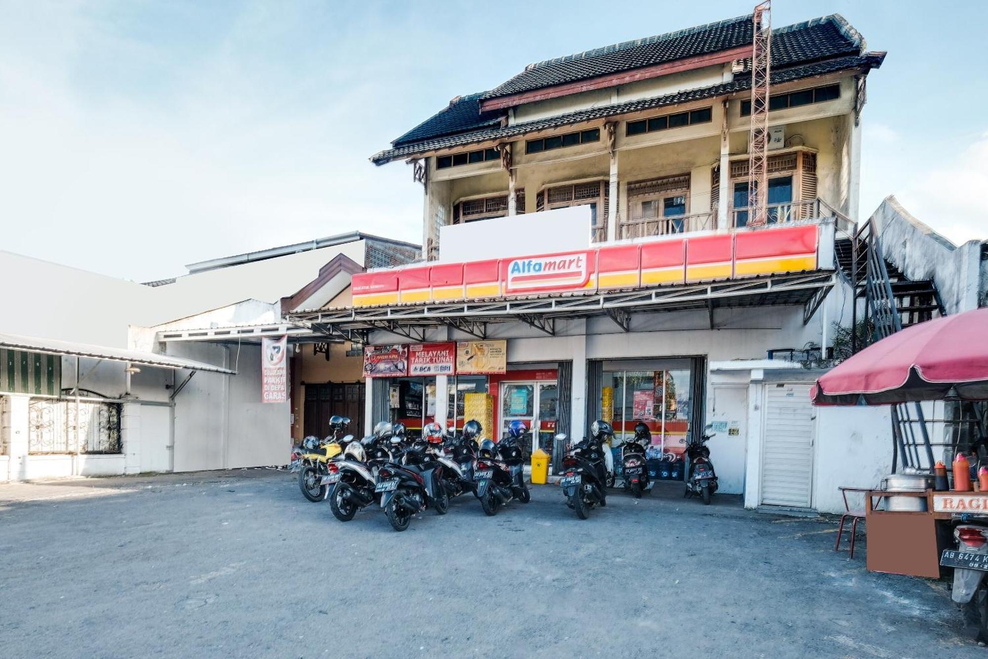 Spot On 92068 Pudja Kesuma Homestay Syariah Jogjakarta Buitenkant foto