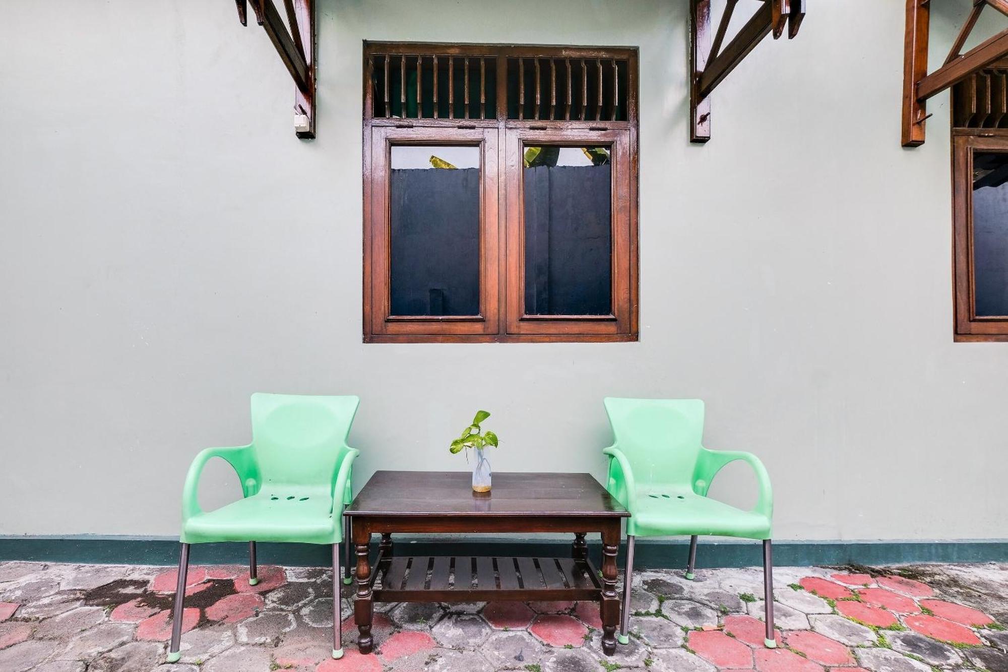 Spot On 92068 Pudja Kesuma Homestay Syariah Jogjakarta Buitenkant foto